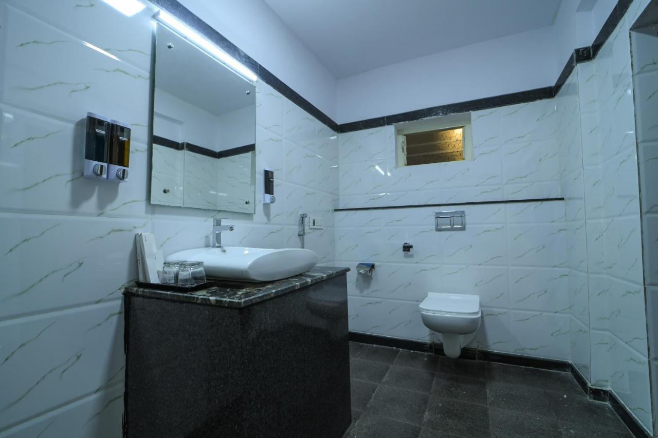 Hotel Cn Windsor Chikmagaluru ภายนอก รูปภาพ